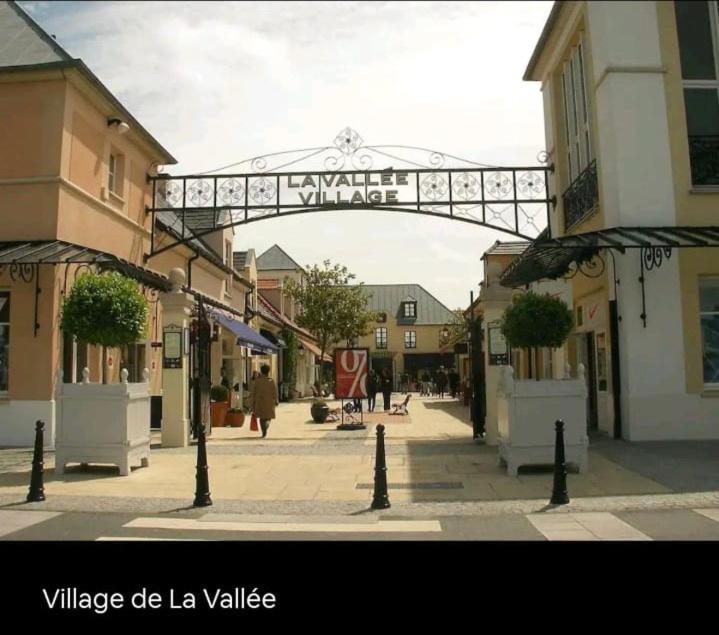 Appartement 2 Pieces 5Min Gare Val D'Europe Parking Inclus モンテヴラン エクステリア 写真